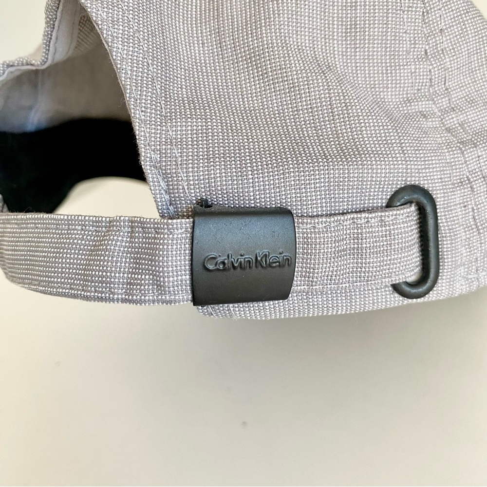 Calvin Klein Textured Gray Cap - Picture 3 of 4